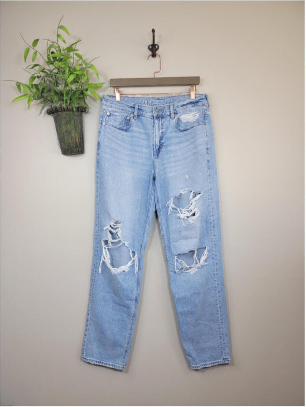 AE 12 L American Eagle 90s Straight Leg Jeans Ripped Knee Distressed Light Wash